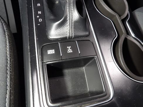 Used 2020 Kia Sorento AWD V6 image 18