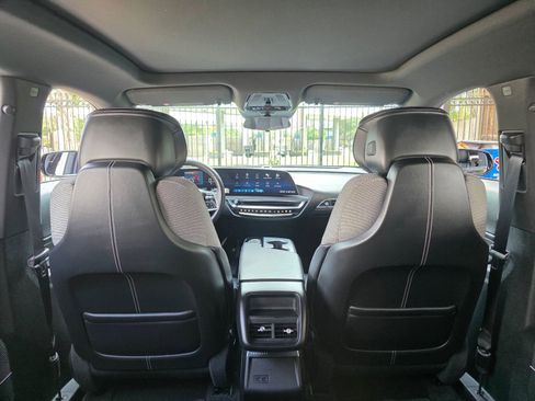Used 2024 Cadillac Lyriq Tech RWD image 35