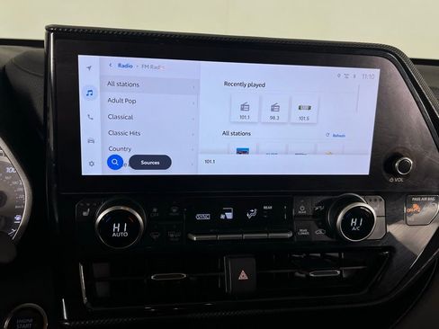 Used 2024 Toyota Highlander XSE image 38