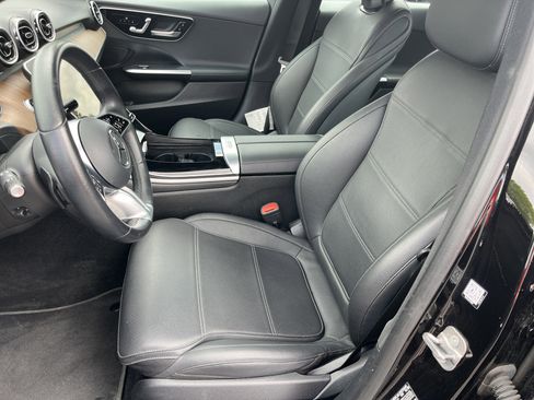Used 2025 Mercedes-Benz C 300 4MATIC Sedan image 16