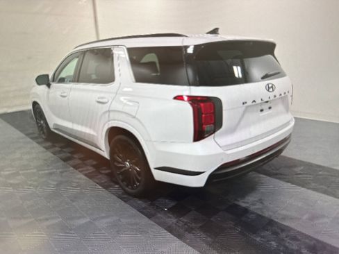 Used 2025 Hyundai Palisade Calligraphy image 3