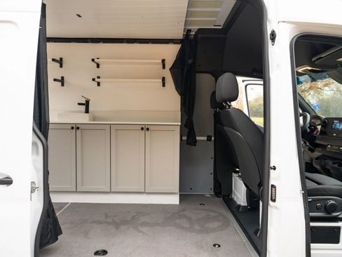 Used 2023 Mercedes-Benz Sprinter 2500 image 22