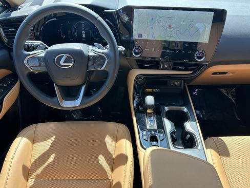 Used 2025 Lexus NX 350h AWD w/ Premium Package image 22