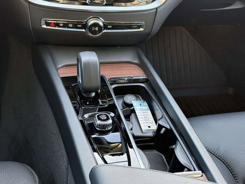 Used 2023 Volvo V60 B5 Cross Country Plus w/ Climate Package image 15