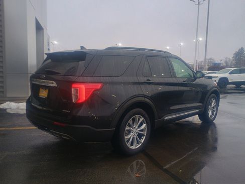 Used 2022 Ford Explorer XLT w/ Equipment Group 202A image 15