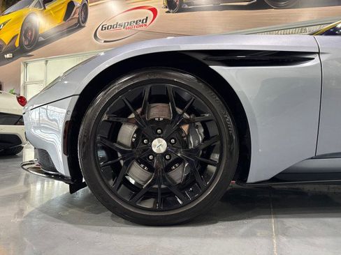 Used 2019 Aston Martin DB11 Coupe image 20
