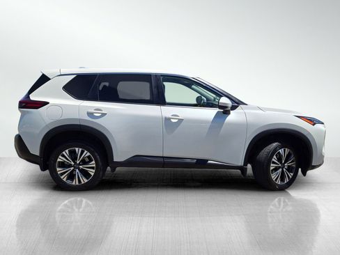 Used 2023 Nissan Rogue SV FWD image 3