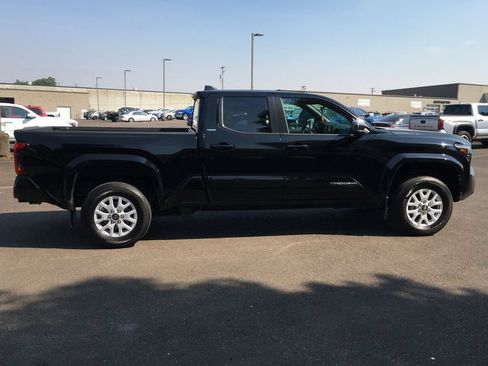 Used 2024 Toyota Tacoma SR5 AWD/4WD image 8