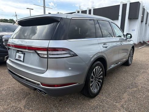 Used 2024 Lincoln Aviator Reserve w/ Equipment Group 201A RWD image 6