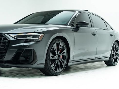 Used 2025 Audi S8 AWD/4WD image 9
