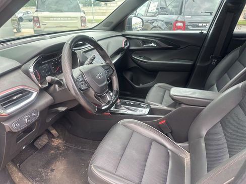Used 2022 Chevrolet TrailBlazer RS FWD image 11