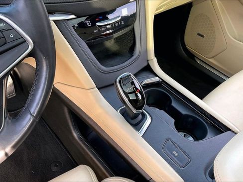 Used 2017 Cadillac XT5 Luxury w/ Driver Awareness Package image 33