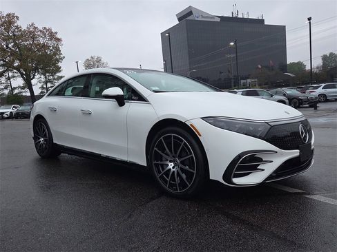 Certified 2023 Mercedes-Benz EQS 580 4MATIC Sedan image 7