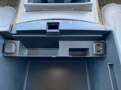 Used 2017 GMC Yukon XL Denali w/ Open Road Package RWD image 32