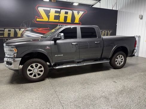 Used 2022 RAM 2500 Laramie AWD/4WD image 2