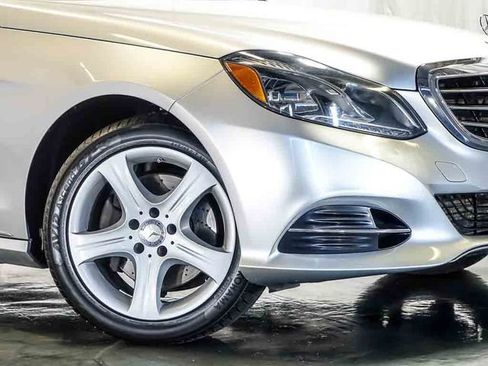 Used 2014 Mercedes-Benz E 350 4MATIC Sedan image 4