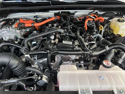 Used 2025 Toyota 4Runner Limited image 9