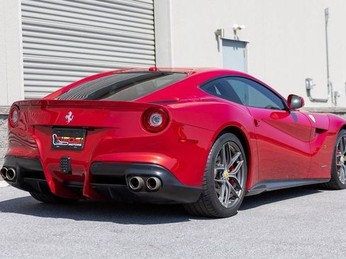 Used 2015 Ferrari F12 Berlinetta RWD image 7