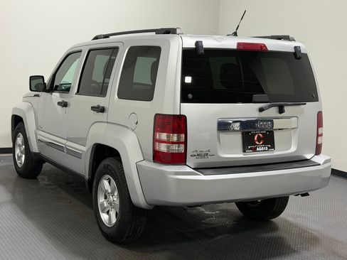 Used 2012 Jeep Liberty Sport image 7