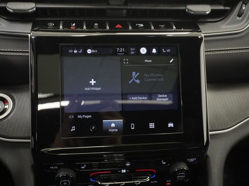 Used 2023 Jeep Grand Cherokee Altitude image 29