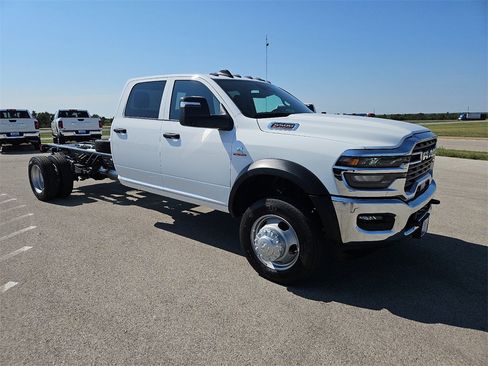 New 2026 RAM 5500 Tradesman w/ Chrome Appearance Group image 9