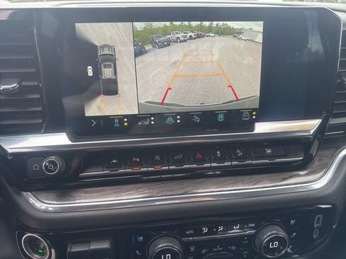 Used 2023 Chevrolet Silverado 1500 LTZ AWD/4WD image 20