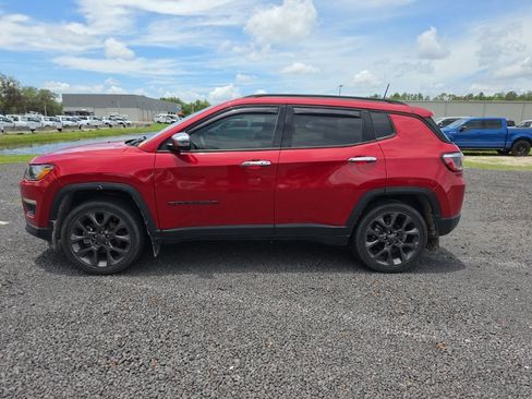 Used 2021 Jeep Compass Latitude w/ Sun and Sound Group AWD/4WD image 2