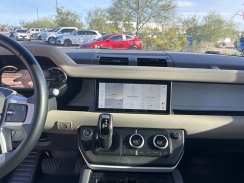 Used 2023 Land Rover Defender 110 SE image 23