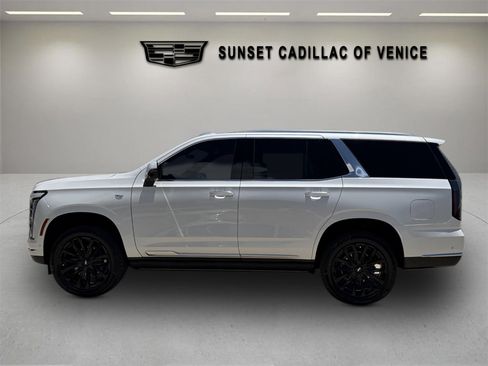 Used 2025 Cadillac Escalade Premium Luxury w/ Touring Package AWD/4WD image 4