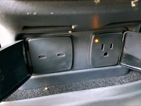 Certified 2025 Ford Bronco Outer Banks w/ Sasquatch Package image 33