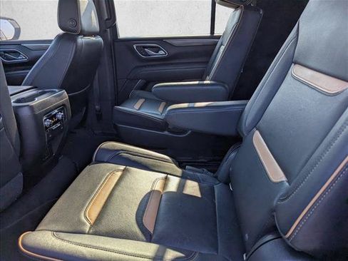 Used 2021 GMC Yukon XL AT4 w/ Technology Package AWD/4WD image 25