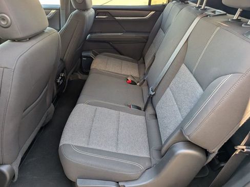 Used 2025 GMC Acadia Elevation image 25