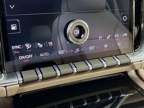 New 2026 GMC Yukon XL Denali w/ Denali Reserve Package image 16