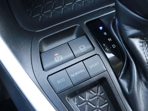 Used 2025 Toyota RAV4 XLE image 19