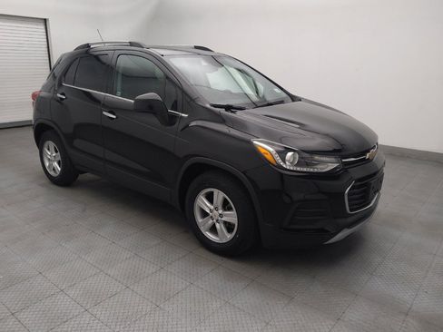 Used 2020 Chevrolet Trax LT w/ LT Convenience Package FWD image 11