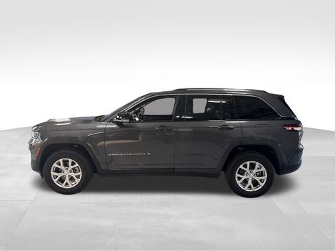 Used 2022 Jeep Grand Cherokee Limited AWD/4WD image 2