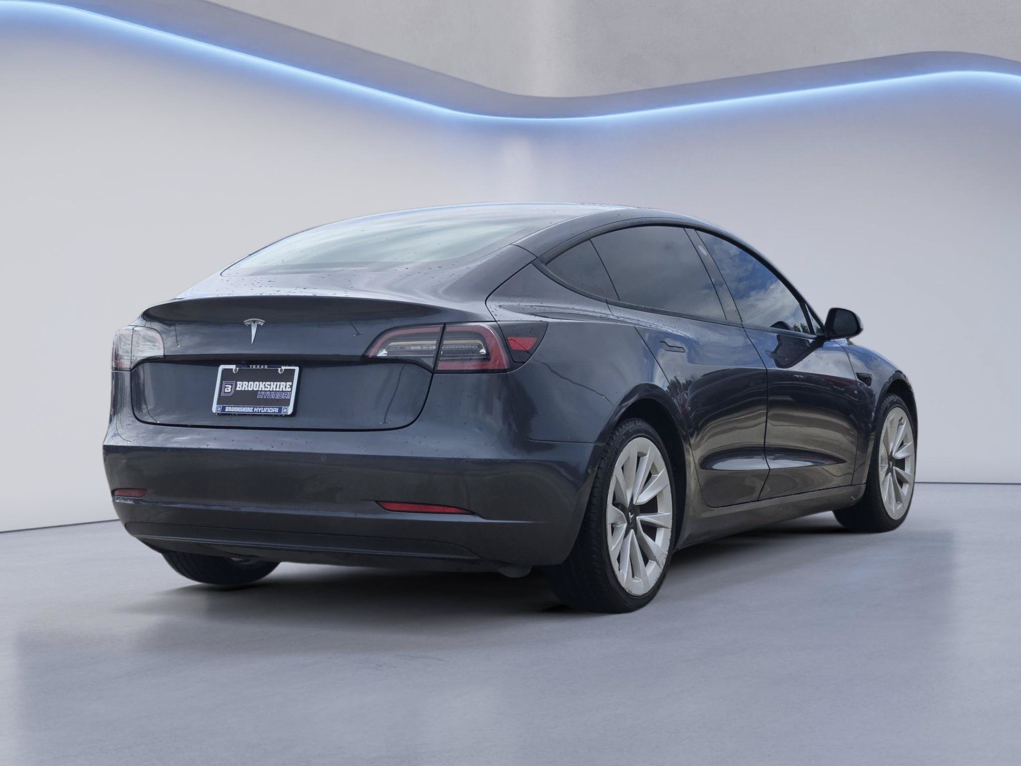 Used 2022 Tesla Model 3 RWD image 6