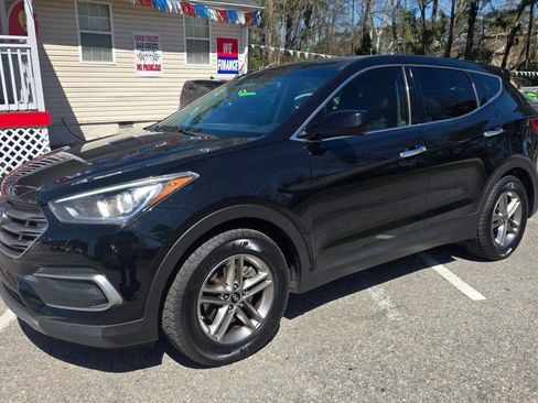 Used 2018 Hyundai Santa Fe Sport FWD image 2