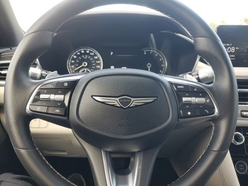 Used 2025 Genesis G70 2.5T image 25