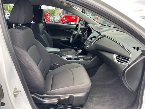 Used 2023 Chevrolet Malibu LT FWD image 16