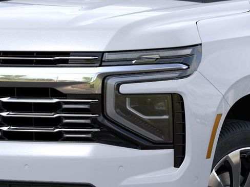 New 2026 Chevrolet Suburban Premier image 12