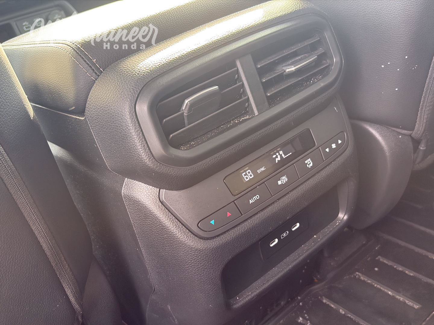 Used 2025 Honda Pilot EX-L image 13