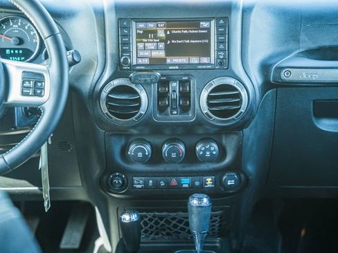 Used 2018 Jeep Wrangler Unlimited Sport image 22