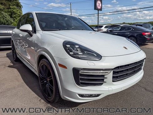 Used 2016 Porsche Cayenne GTS w/ Premium Package Plus AWD/4WD image 4