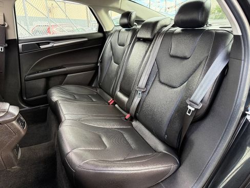 Used 2014 Ford Fusion Titanium image 12