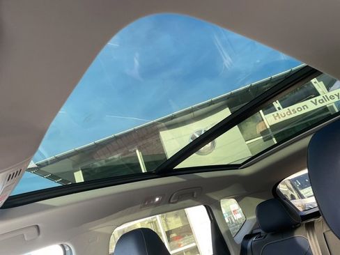 Certified 2025 Volkswagen Taos SEL image 12