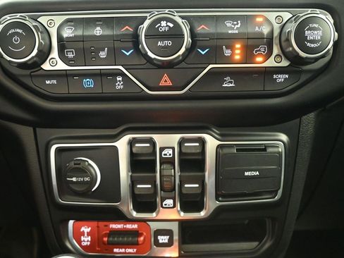 Used 2021 Jeep Wrangler Unlimited Rubicon 4xe w/ Cold Weather Group image 15