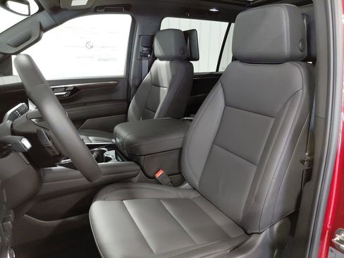 New 2026 Chevrolet Suburban Z71 w/ Z71 Off-Road Package AWD/4WD image 5