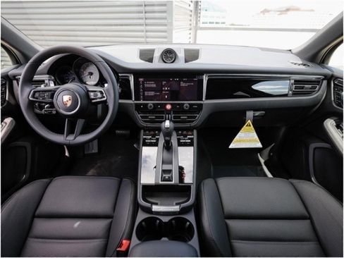 New 2025 Porsche Macan S image 24