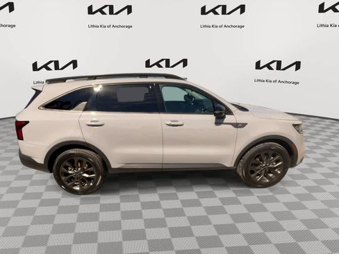 Certified 2025 Kia Soul LX w/ LX Technology Package FWD image 9